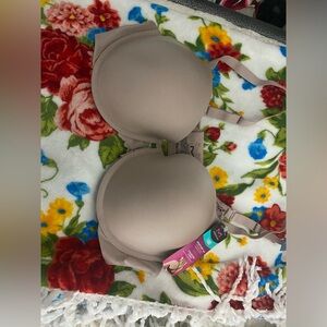 Maidenform T-shirt Bra 32-C.